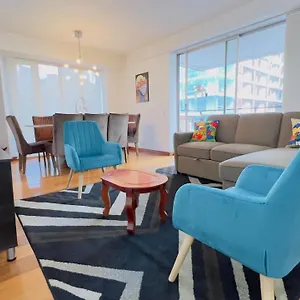 Departamento De Lujo 3 Dormitorios, 5 Camas, 1 Sofa Cama, 11 Personas, Con Terraza Abierta, Wiffi Y Parking Free , Quito Ecuador